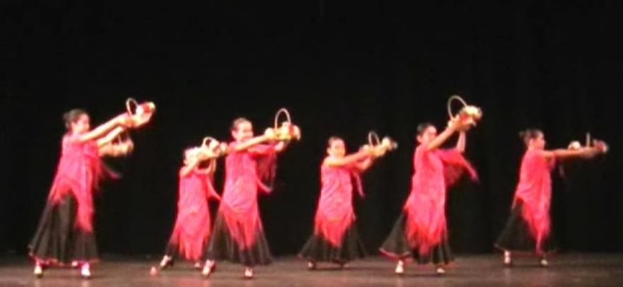 Musik und Tanz / Música y danza 006 Spanischer Tanz & Flamenco/ Danza Española & Flamenco Kinder des Kindergartens der DSM und Externe min. 6, max.