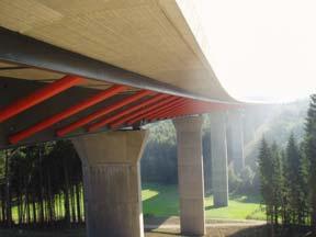 Stahlverbundbauweise Leitfaden für die Planung und den Bau von Straßenverkehrsbrücken Konstruktive Besonderheiten Entwurfshilfen Richtzeichnungen Leitfaden Stahlverbundbauweise 28.02.