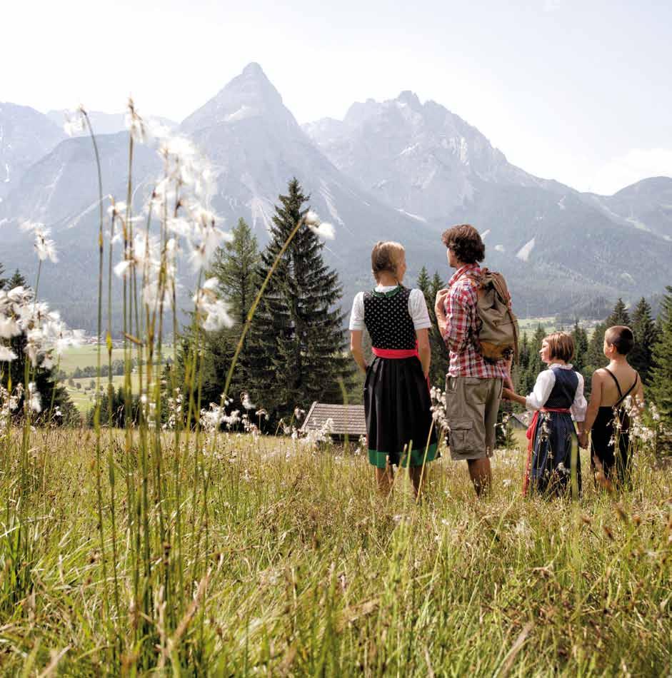 Alle Facts auf einen Blick Die Tiroler Zugspitz Arena 150 markierte Wanderwege VOM KLETTErSTEIG bis zur GEMüTLIcHEn FAMILIEnWAnDErung über 50 kilometer Nordic-Walking-Routen Bike- und radtouren VOn