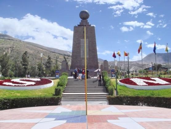 Reiseverlauf: Tag 01 Mittwoch: Koloniales Quito - Äquator (A) Die Reise beginnt am Morgen mit dem Treffen der Teilnehmer.