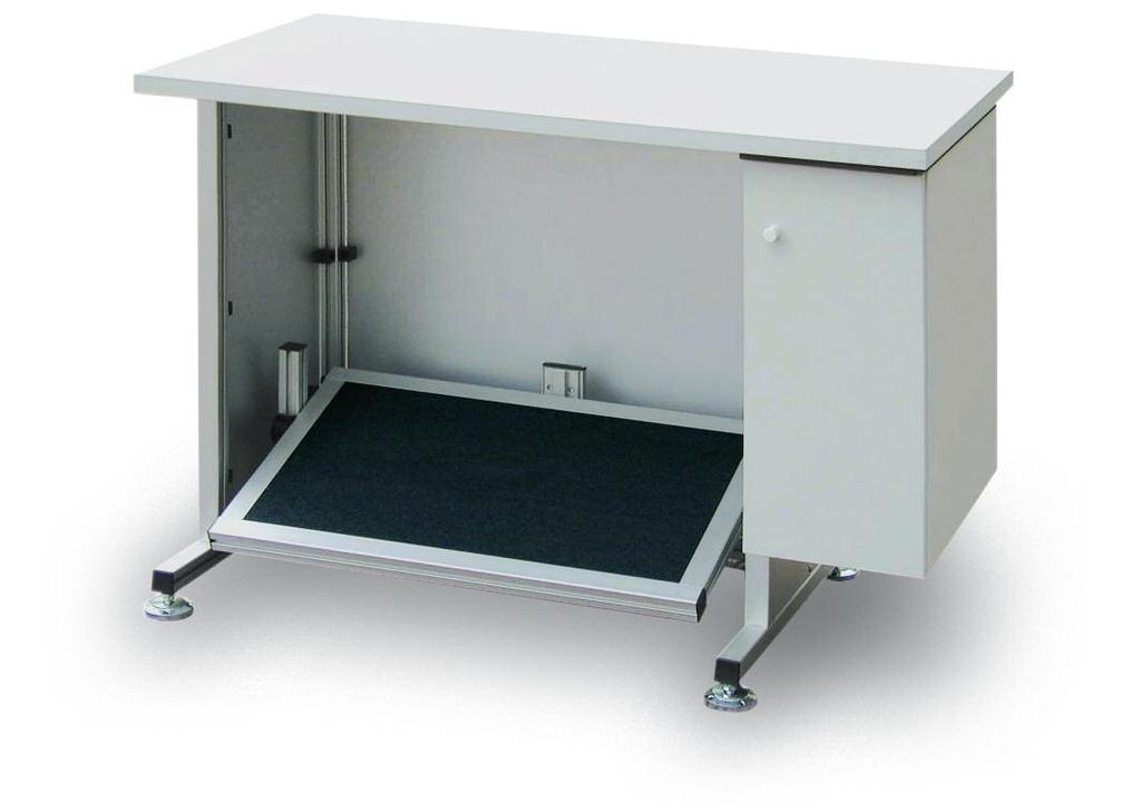 Verbundmaterial Borde und Tür aus Vollkunststoffplatten Rechneraufnahme unter der Tischplatte Arbeitstisch hergestellt aus Standardprofilen Arbeitsplatte aus funierter Tischplatte mit integrierter