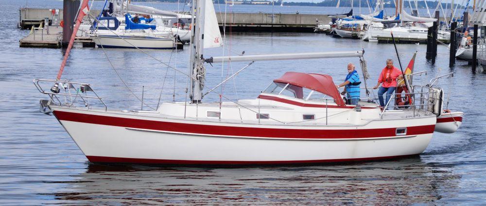 Boot ist verkauft Rahmendaten Maße & Material Key Facts Modell LüA 10.20 m Geräumige Eignerkabine im Heck. Werft Najadvarvet AB/Schweden LWL 8.50 m Konstrukteur O. Enderlein Breite 3.
