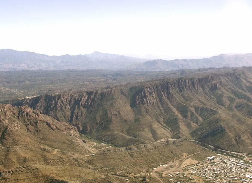 1 Inhalt Appache Leap in Arizona USA, nähe Phoenix, Standort der Mine Resolution Copper Company (RCC) Vorstellung der Konzeptstudie für Rio