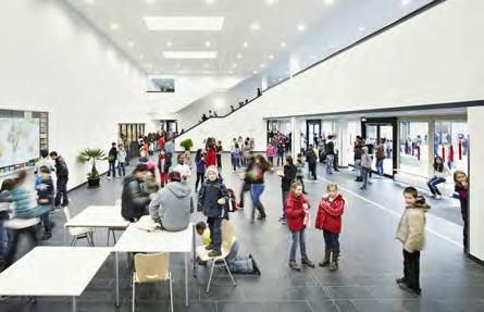 Die Adalbert-Stifter-Schule, ebenfalls eine Grund- und Hauptschule, verfügt jetzt über neue Schulräume für Regelklassen, Sprachlernklassen und Übergangsklassen.