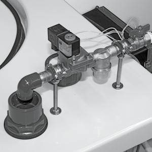 Überlaufsammelbehälter Überlaufsammelbehälter Aus warmwasserfestem Polyesterharz mit 30 mm PU-Schaum wärmeisoliert, einteilig, Mannloch Ø 50