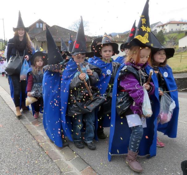 Kindergarten Hofmatt - Sujet: Hexen Die Kindergärten freuen sich auf die Fasnacht. Sie freuen sich am meisten auf ihr Kostüm Hexe!