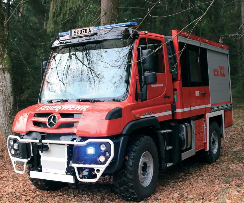 Vielfältigste Anwendungsmöglichkeiten für die Feuerwehr Der Unimog stellt für die Feuerwehr ein kompaktes Fahrzeug mit einer geringen Fahrzeugbreite dar.