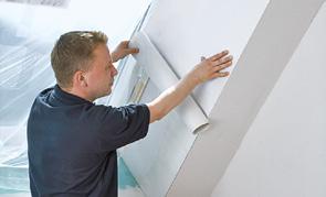 DEKORATIV VERPUTZEN Trockene, verspachtelte Wände und Decken können Sie mit Knauf Putzgrund bzw. Knauf Sperrgrund grundieren.