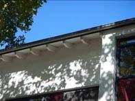 600) Dachmaterial: Flachdach Dachüberstand: nein Der Baukörper weist im aktuellen Zustand keine quartierbietenden Strukturen für