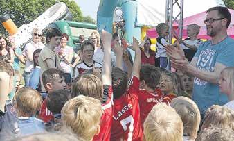 Christoph Holtwisch überreicht Glückwünsche der Stadt Vreden (2) Dass ein solches Sportfest nicht ohne finanzielle und persönliche Hilfe funktioniert, dass ist bestimmt jedem klar!