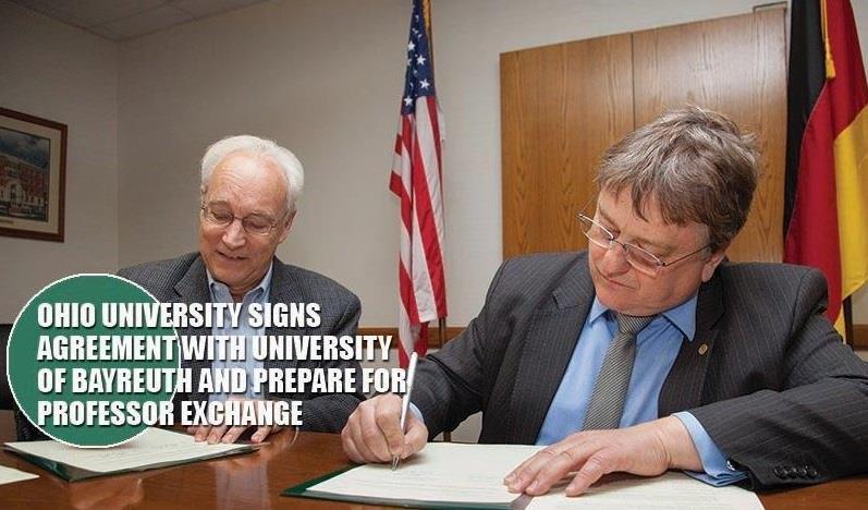 Prof. Dr. Hugh Sherman, Dean des Ohio University College of Business, und Prof. Dr. Herbert Woratschek, Dekan der Rechts- und Wirtschaftswissenschaftlichen Fakultät der Universität Bayreuth, bei der Unterzeichnung der Kooperationsvereinbarung im Frühjahr 2014.