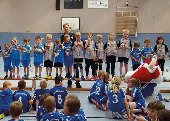 Bei den Minis (4-9 Jahre) geht es in erster Linie nicht um Erfolg. Die Kids sollen Spaß haben und in die Sportart Handball schnuppern.
