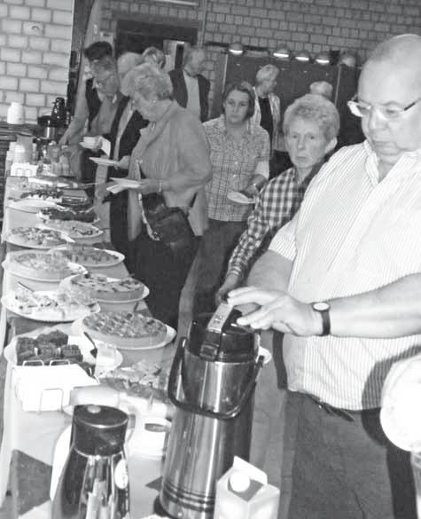 (Siehe Bericht 1-2009) Anlässlich des 90-jährigen Bestehens der DLRG Münster waren im Juni zahlreiche Senioren zu einer fröhlichen Kaffeetafel eingeladen, die den Jubilaren gerne zu ihren Ehrungen