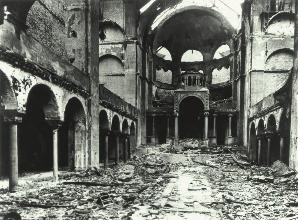 Eine während der Kristallnacht verbrannte Synagoge.