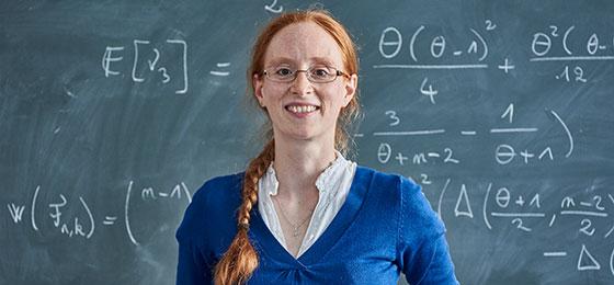 Preisgekrönte Mathematikerin Marie Heim-Vögtlin-Preis für Mathilde Bouvel Forscherin am Institut für Mathematik der Universität Zürich, Französin, Mutter von zwei kleinen