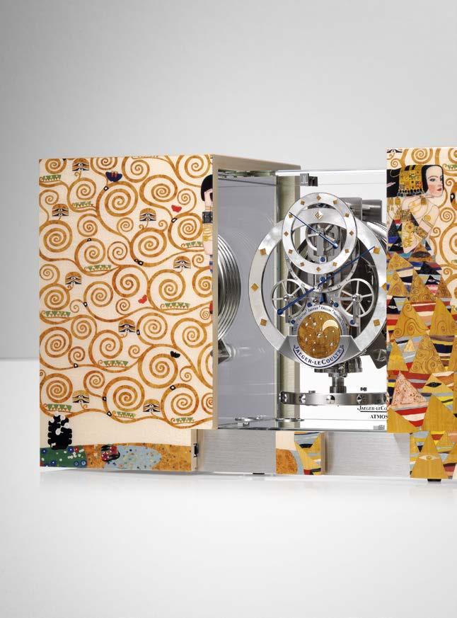 ATMOS Atmos Marqueterie L Attente Die Kunst im Vordergrund Mit seiner originalgetreuen Nachbildung des Wandgemäldes Die Erwartung von Gustav Klimt verkörpert das Gehäuse der Tischuhr die gesamte