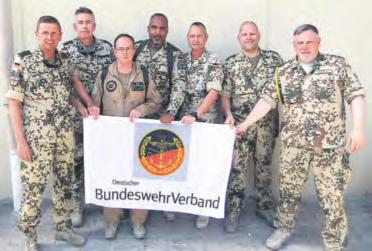 20 Die Bundeswehr Juni 2014 Verbunden mit dem Kontingentwechsel im Camp Marmal, Masar-e Sharif, haben sich die Ansprechpartner des Deutschen BundeswehrVerbandes neu aufgestellt und stehen mit