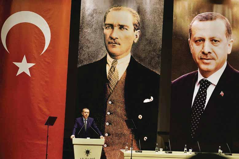 Premier Erdogan vor einem Bild des Staatsgründers Atatürk: Eine Bande, die es darauf abgesehen habe, der Türkei zu schaden AP/ DPA 78 TÜRKEI Erdogans Endspiel Eine Korruptionsaffäre weitet sich zur
