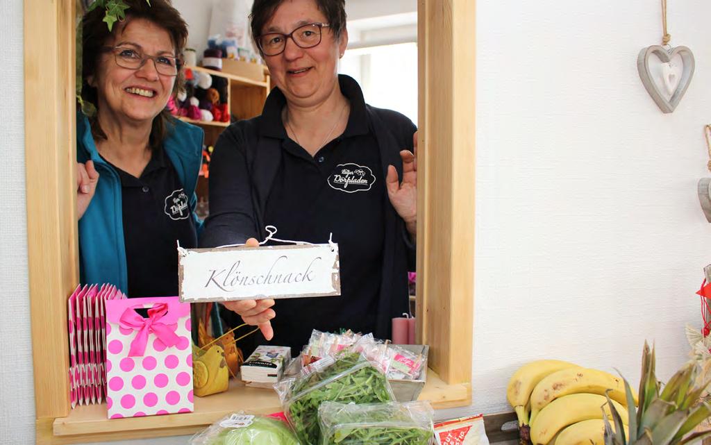 Dorfladen in der Nachbarschaft Mehr als nur Ladengeschäft: Für Anja Steege (rechts) und ihre Mitarbeiterin Regina Breda gehört in Lauenhagens Dorfladen selbstverständlich auch der Klönschnack dazu.