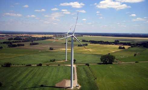 Wind- und Solaranlagen bieten stabilen langfristigen Cashflow Beispiel Windpark Langres Sud, Frankreich Erwartete 8,5% Bruttorendite 8,2%./.