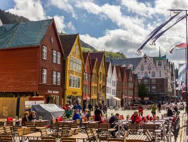 8. Tag: Bergen und Heimreise Termine & Leistungen Durchführung gesichert! Mindestteilnehmerzahl erreicht. Noch buchbar. Seien Sie dabei! Durchführung gesichert! Nur noch wenige Restplätze.