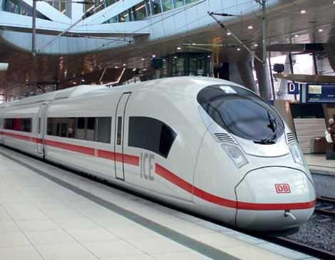 Die ersten Züge, die derzeit in Krefeld entstehen, sollen zum Start des Winterfahrplans im Dezember 2011 in Betrieb gehen, alle weiteren Einheiten bis 2012 ausgeliefert sein.