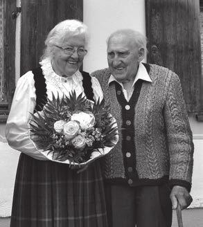 synna-flossmann.de bleibend wertvoll synnafloßmann restaurieren & konservieren Links: Das Ehepaar Lidl bei ihrer Hochzeit 1955. Mitte: Die original Einladungskarte haben sich die Lidls aufgehoben.