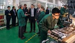 Zhang jiagang, Keifeng und Zhengzhou chinesische Schüler in den Metallberufen Zerspanungstechniker/ -in und Mechatroniker/ -in aus.