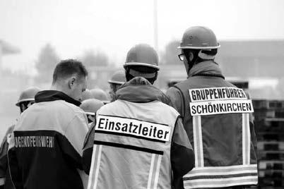 Berufsfeuerwehr Tag bei der Jugendfeuerwehr Schönkirchen Auch in diesem Jahr veranstaltete die Jugendfeuerwehr Schönkirchen wieder einen Berufsfeuerwehr Tag.