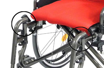 Fahren mit dem Rollstuhl Setzen Sie sich in Ihren B+B Rollstuhl. Achten Sie darauf, dass Sie so weit wie möglich hinten sitzen. Die Fortbewegung erfolgt über die Greifreifen an den Antriebsrädern.