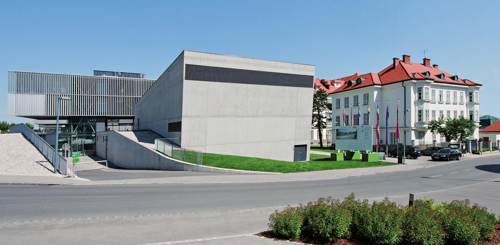 Die Donau- Universität Krems verbindet 20 Jahre Erfahrung in postgradualer Bildung mit permanenter Innovation in Forschung und Lehre und führt das Qualitätssiegel der AQ-Austria.