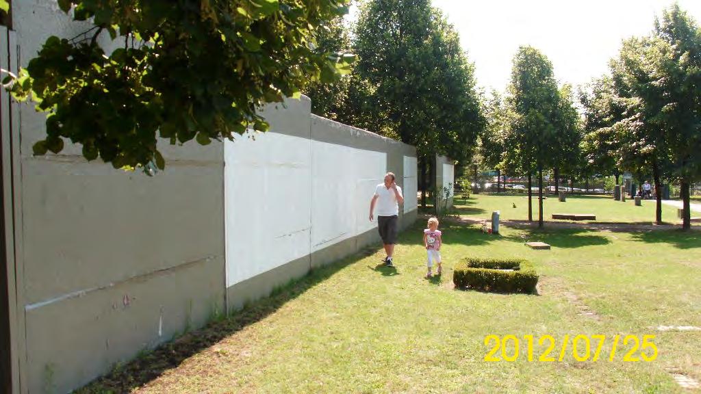 Anschließend führte uns der Weg zum militärhistorisch interessanten Invalidenfriedhof. Hier konnten wir die Grabstätten berühmter Soldaten besichtigen.