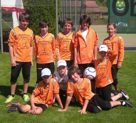Feldsaisn 2009/2010 Frühjahr Jugend U-12-Team hlt sich Landesmeistertitel in Überackern Am Snntag, 6. Juni 2010 fand die U-12- Landesmeisterschaft in Überackern statt.