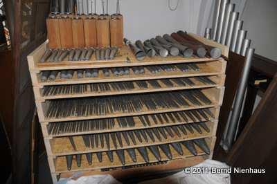 Die Orgelreparatur in der Oberkrüchtener Kirche Bildbericht von Bernd Nienhaus mit