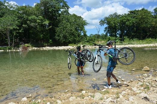 Erleben Sie die Dominikanische Republik per Rad auf vier Halbtages- und einer Ganztages- Mountainbike-Tour.