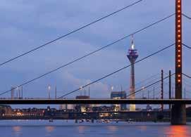 Von 20:00 bis 22:00 Uhr können Sie bei einer Fahrt auf dem Rhein die Landeshauptstadt Düsseldorf mit Buffet und Musik
