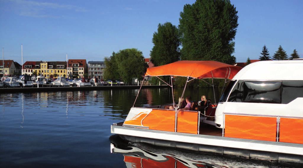 Dr Platz an Bord ist großzügig: in Wohnwagn odr Wohnmobil bis zu inr Läng von 9,00 Mtrn