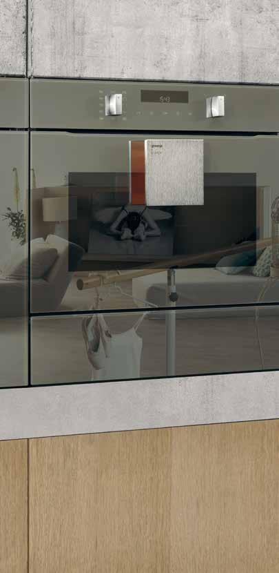 DESIGNED BY Das minimalistische Design mit hochwertigen, reflektierenden Glasoberflächen und Edelstahl integriert sich harmonisch in jedes Küchenambiente und spiegelt Ihren Lebensstil und Ihre
