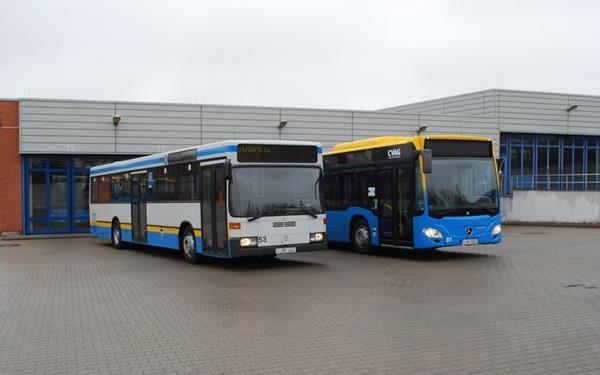 Omnibus-Betriebshof Werner- Seelenbinder-Straße feierlich als historisches Fahrzeug präsentiert und symbolisch an das Straßenbahnmuseum Chemnitz übergeben.