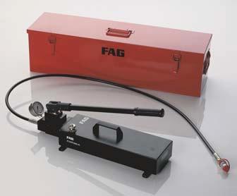 FAG Handpumpensätze 1000 bar (Ölbehälter 4 l) Druckerzeuger für das Hydraulikverfahren und für Ringkolbenpressen FAG Handpumpensätze 1000 bar (Ölbehälter 4 l) Die Handpumpensätze eignen sich für den