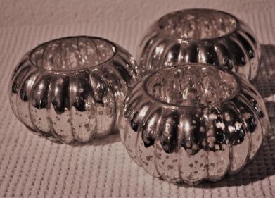 5 cm Weissglas mit Silverpatina im Vintage-Style mit weissem Filet 5 cm 3 Stück einzel 3,00