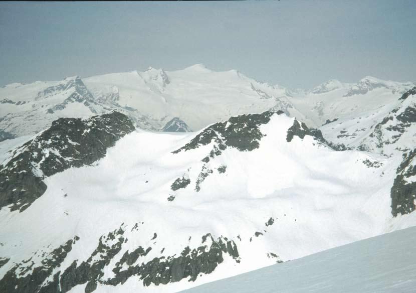 Gletschertouren Granatscharte mit Blick zum Venediger Sonnblick (3.088 m, I) Granatspitze (3.