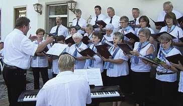 10 Mein Verein Heinersreuth Gesangverein Unterwaiz Die Gastgeber aus Unterwaiz eröffneten herzerfrischend das Sommersingen.