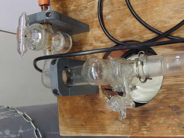Nur bei mobilen Pumpen: Glashahn nach den Kühlfallen öffnen.) Nach diesen Arbeitsschritten kann das Arbeiten an der Schlenklinie begonnen werden.