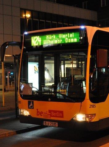 Nachtbus 45 Nachtbuslinien > täglich zwischen 0:30 und 4:30 Uhr, Sa früh bis 5:30 Uhr, So früh bis 7:00 Uhr > 10-, 15- oder 30-Minuten-Takt > 8