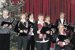 Mit der Begleitung des Posaunenchores unter Leitung von Ilse Frey wurden gemeinsam Neues aus den DRK-Ortsvereinen Weihnachtslieder gesungen.