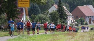 Christa Altmiks zum Motto Hurra, die Schule rennt ein Halbmarathon in Etappen angeboten.
