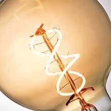 NEU CURVED LAMPEN Durch den geschwungenen Filamentfaden und das goldene Glas werden Lampen zu Schmuckstücken Der niedrige Lichtstrom und eine Farbtemperatur von 2.