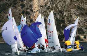 Europameisterschaften 420er und 470er Junior EM Riva/Italien Am Nordende des Gardasees wehten die Thermikwinde bei dieser EM anfangs nicht so wie üblich und erwartet.