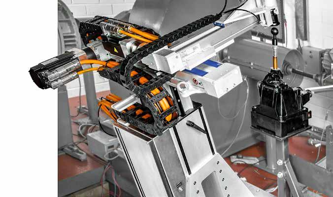 -Roboter -Servo Der -Schaltroboter besteht aus zwei durch Servomotoren angetriebenen Lineareinheiten für Schalt- und Wähl-Richtung.